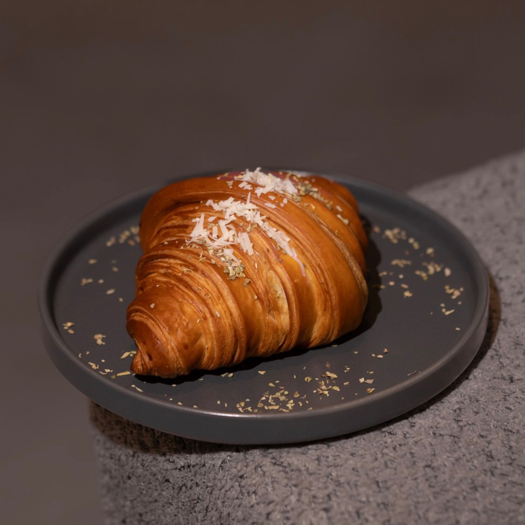 Cheese & Zataar Croissant